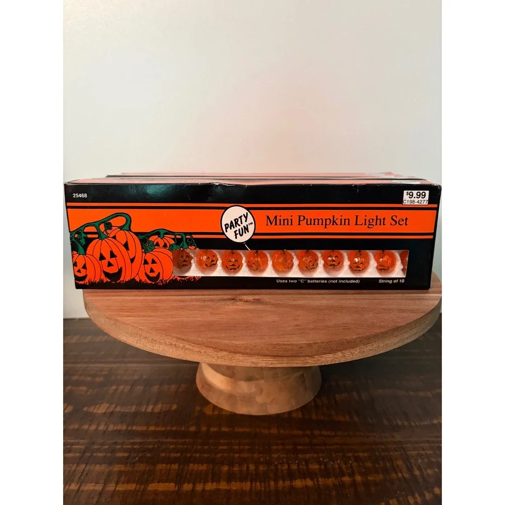 Vintage Party Fun Lot of 4 Mini Pumpkin Jack O Lantern String of 10 Light Set